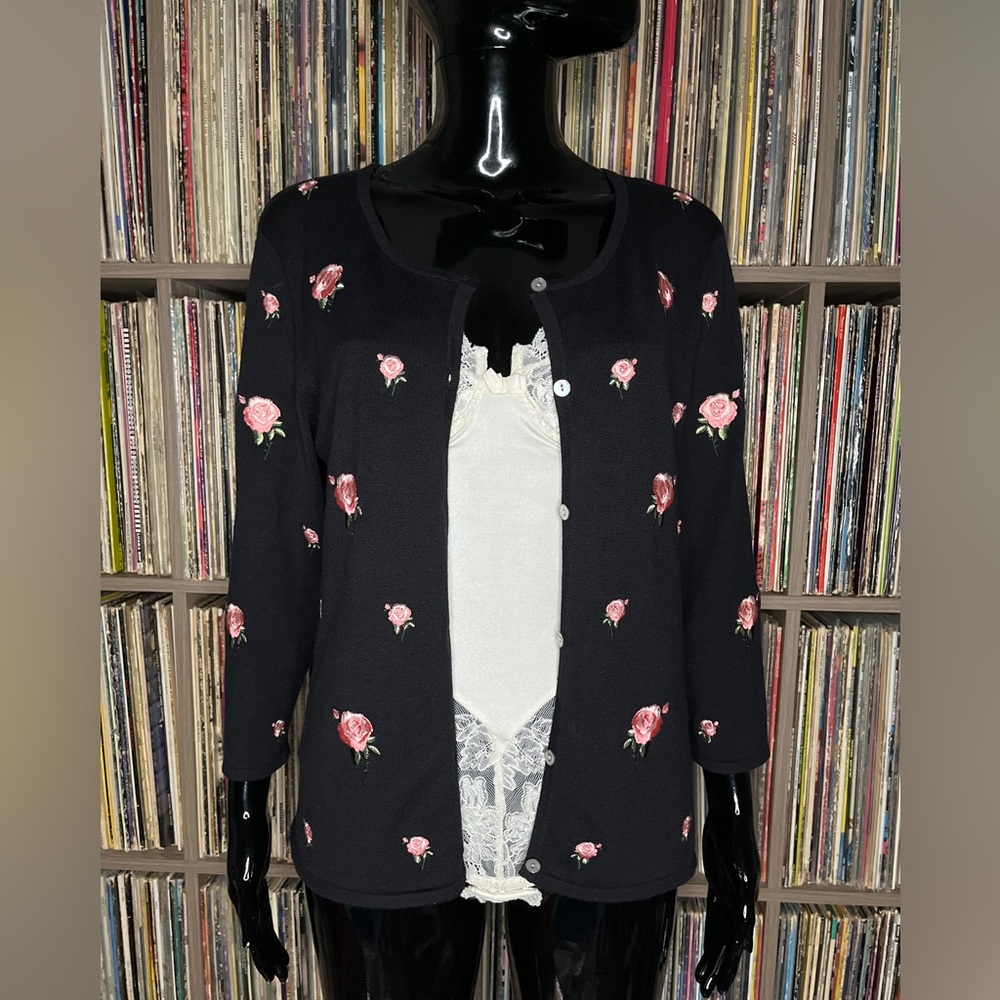 90s Black Floral Embroidered Cardigan in Pink Rose Pattern Size Small